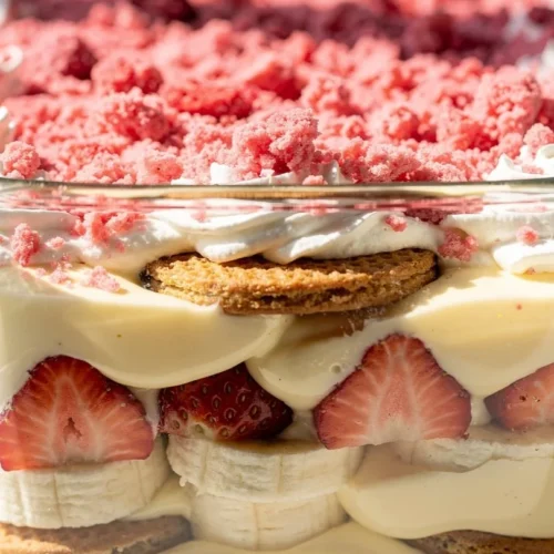 Delicious Strawberry Banana Pudding dessert served in a bowl